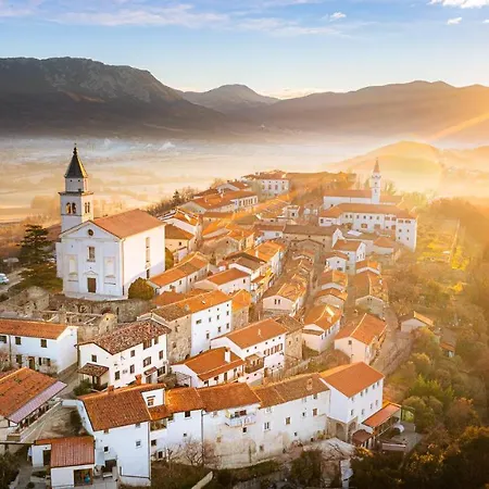 Irena Great For A Family With Free Parking And Ev Station